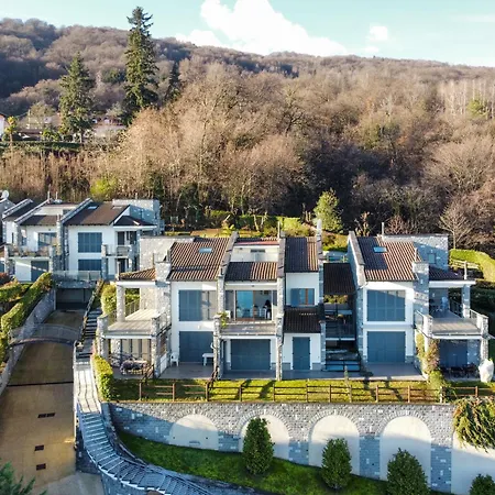 Lakeside Harmonies - Chic With Pool And Panoramic View Apartmán