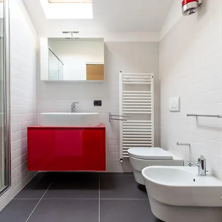 Lakeside Harmonies - Chic With Pool And Panoramic View Apartment *