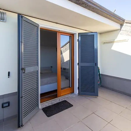Apartamento Lakeside Harmonies - Chic With Pool And Panoramic View *
