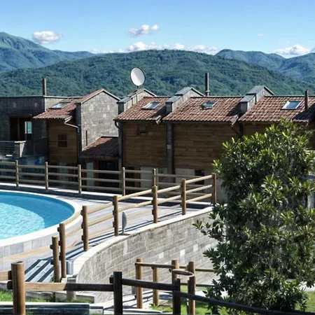 Lakeside Harmonies - Chic With Pool And Panoramic View